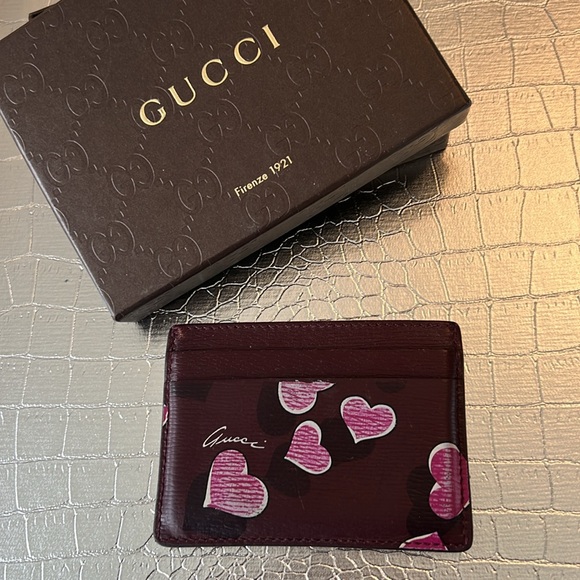 GUCCI Hearts Wine Leather Cardholder - Picture 6 of 6